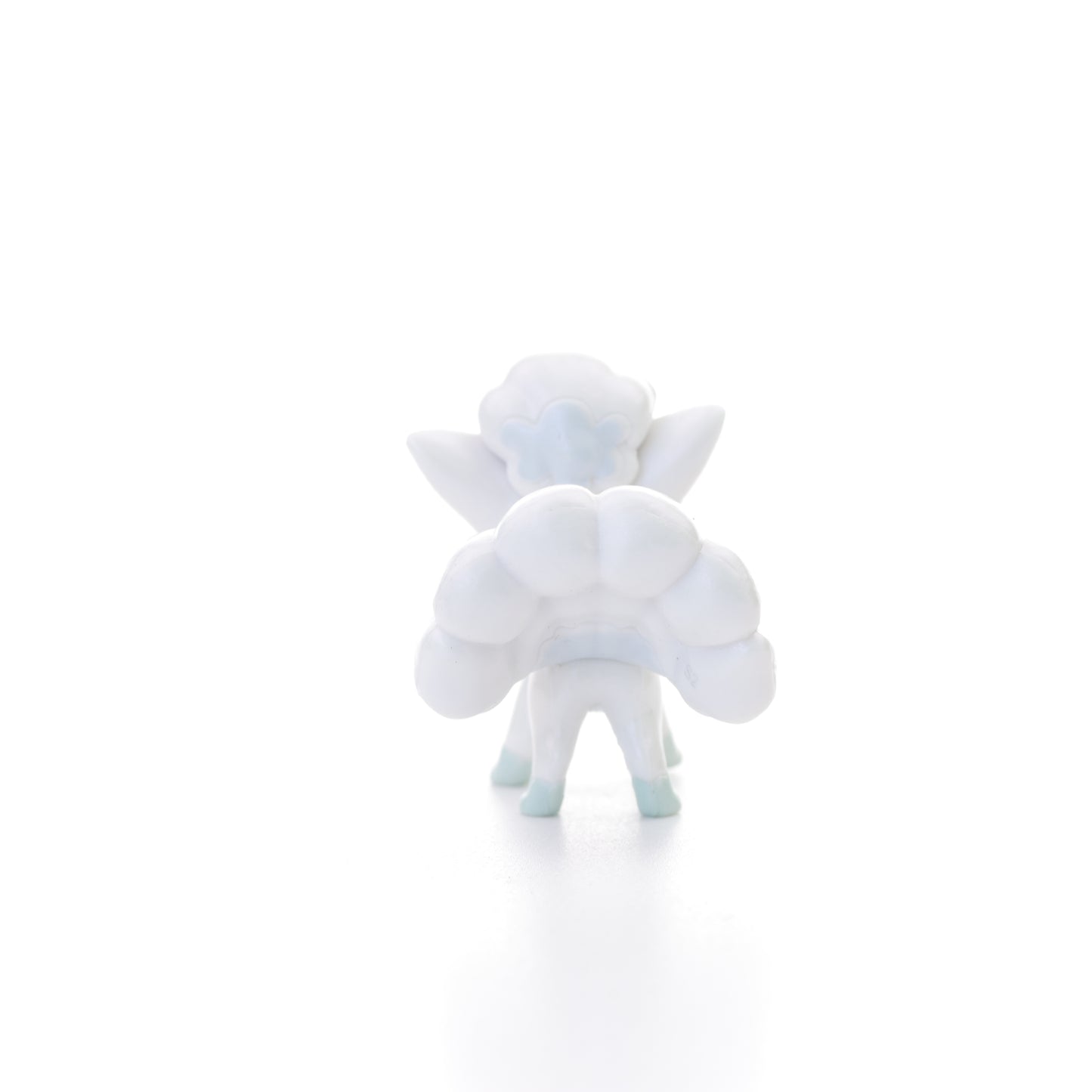 Pokemon Battle Figure - Pearly Alolan Vulpix