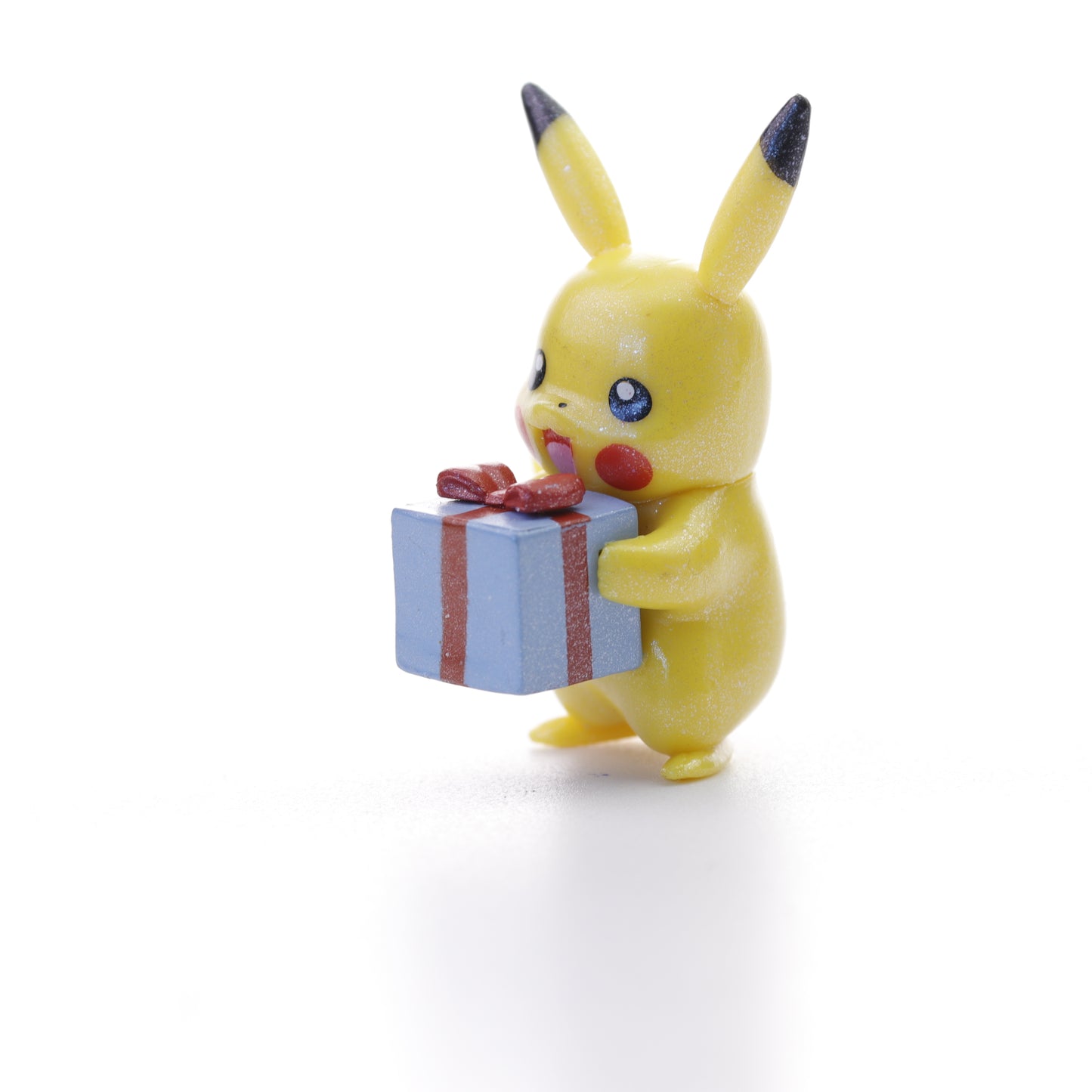 Pokemon Battle Figure - Pearly Glitter Pikachu with present