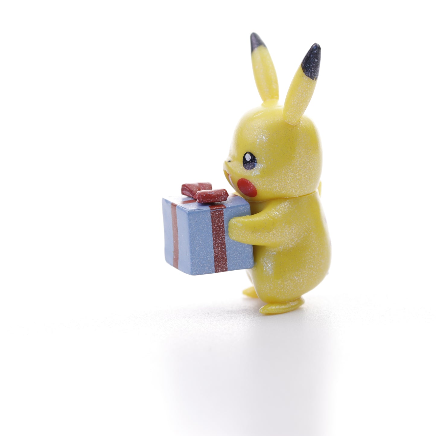 Pokemon Battle Figure - Pearly Glitter Pikachu with present