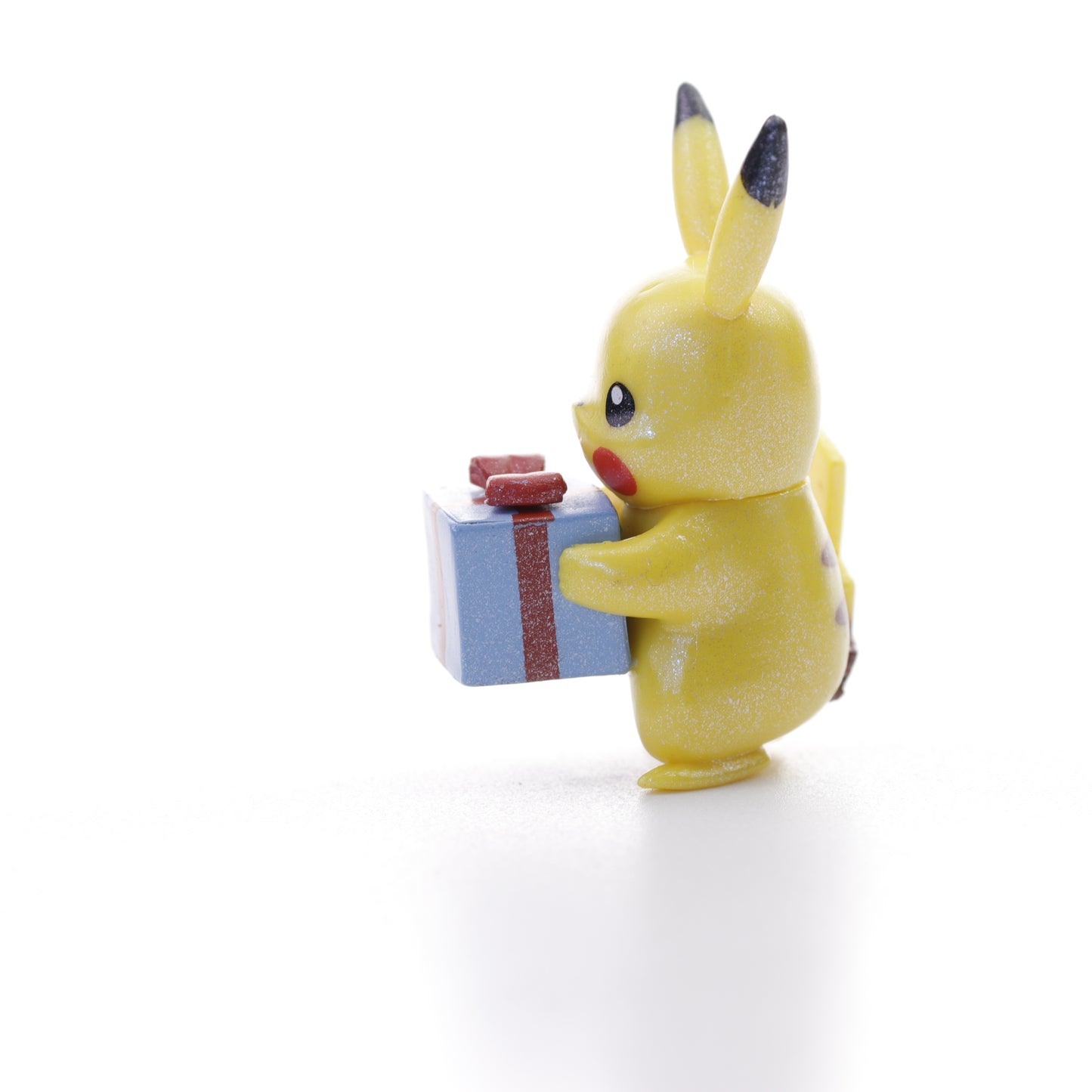 Pokemon Battle Figure - Pearly Glitter Pikachu with present