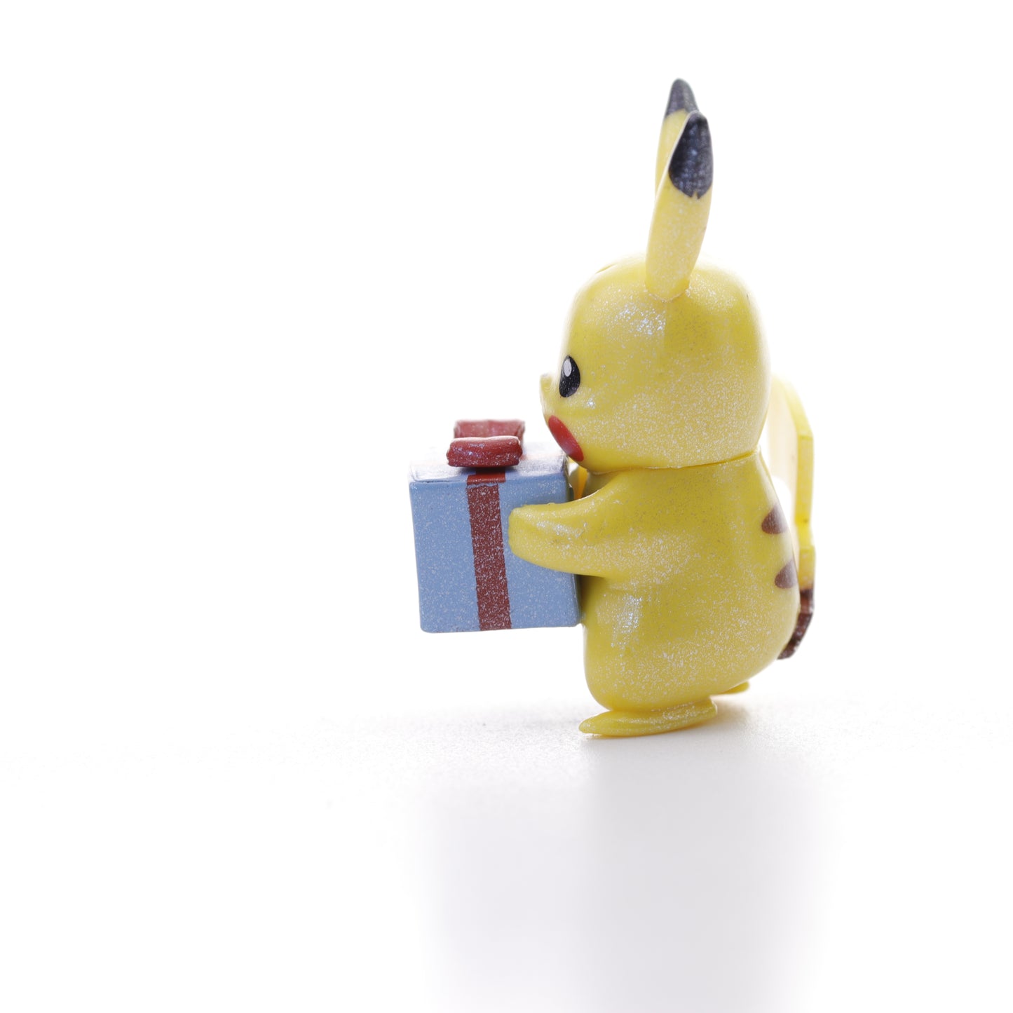 Pokemon Battle Figure - Pearly Glitter Pikachu with present