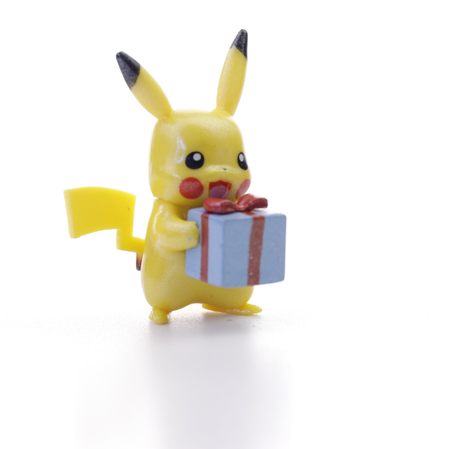 Pokemon Battle Figure - Pearly Glitter Pikachu with present