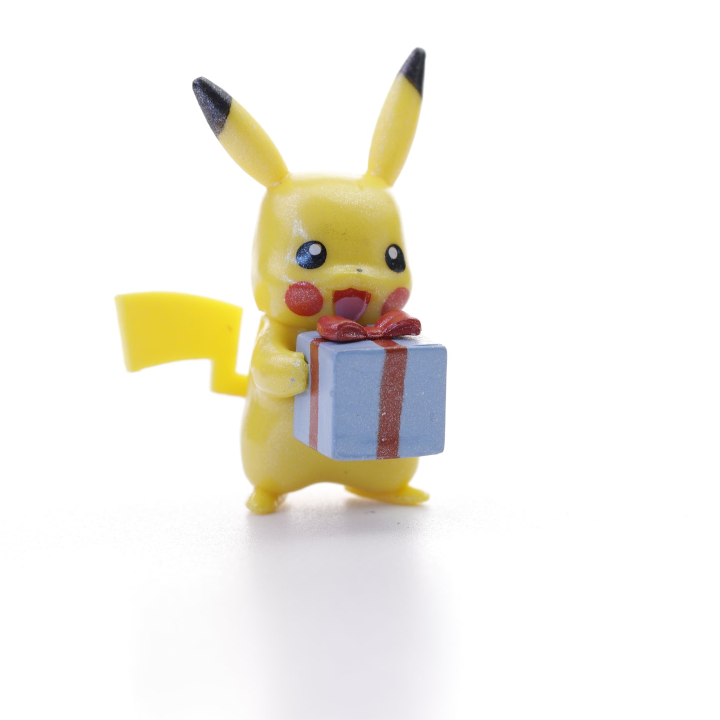 Pokemon Battle Figure - Pearly Glitter Pikachu with present