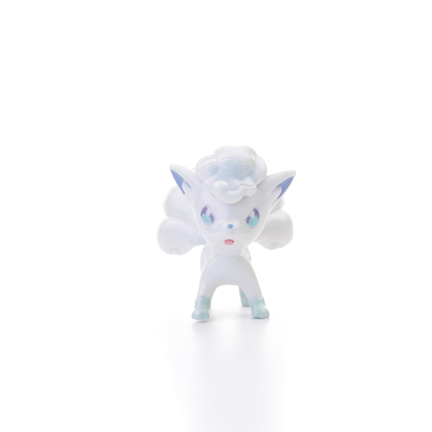 Pokemon Battle Figure - Pearly Alolan Vulpix