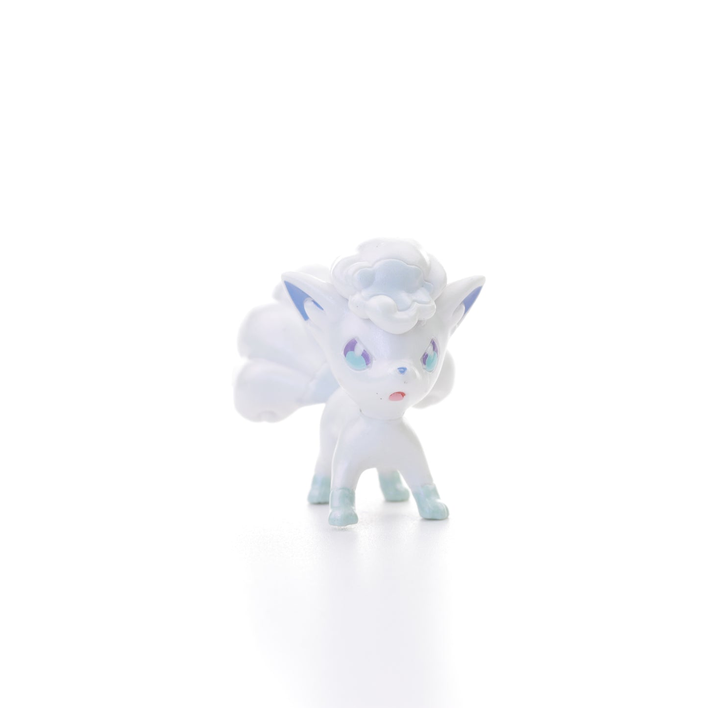 Pokemon Battle Figure - Pearly Alolan Vulpix