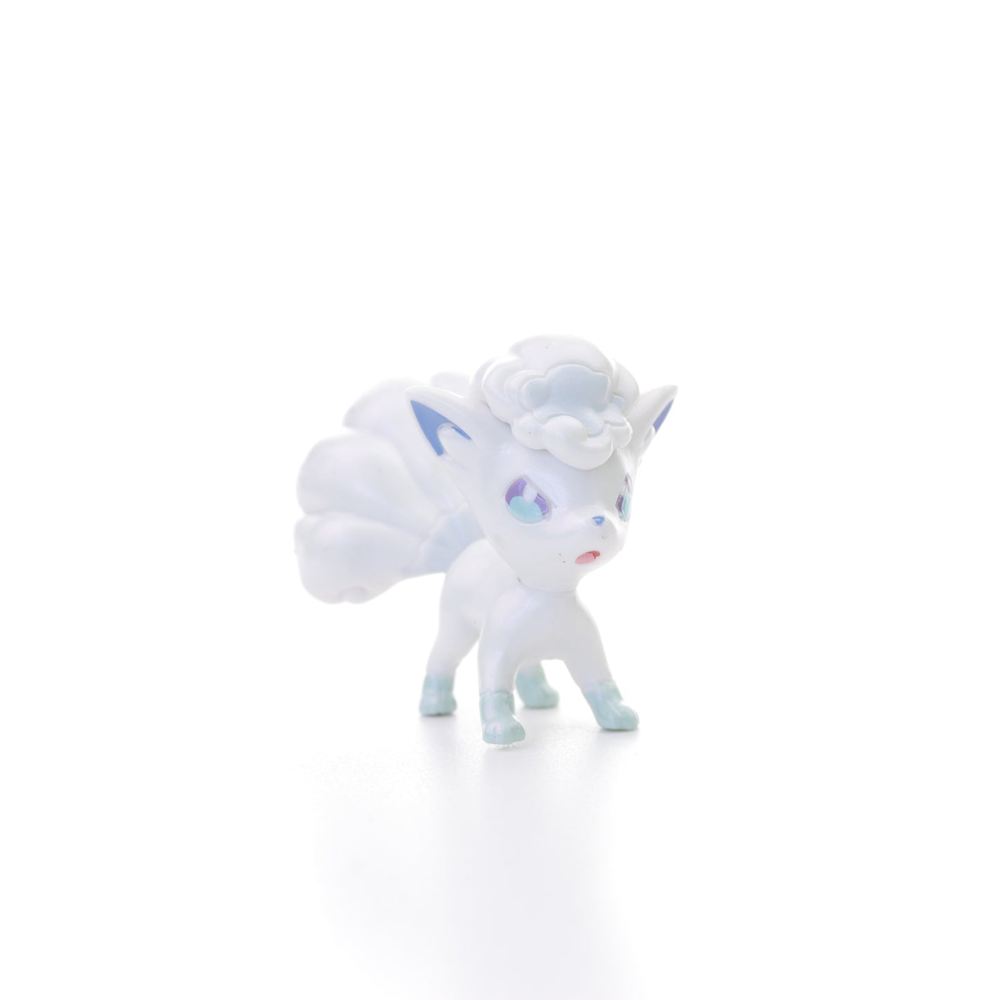 Pokemon Battle Figure - Pearly Alolan Vulpix