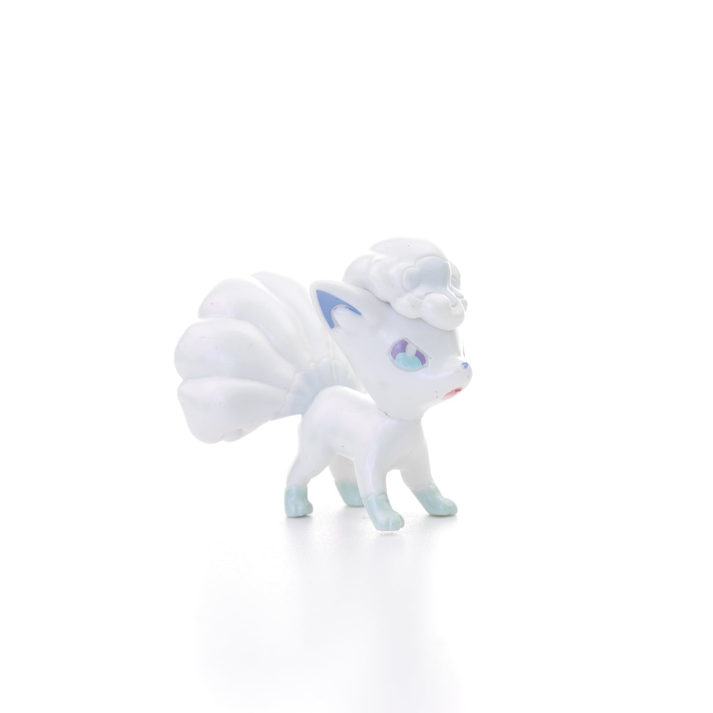 Pokemon Battle Figure - Pearly Alolan Vulpix