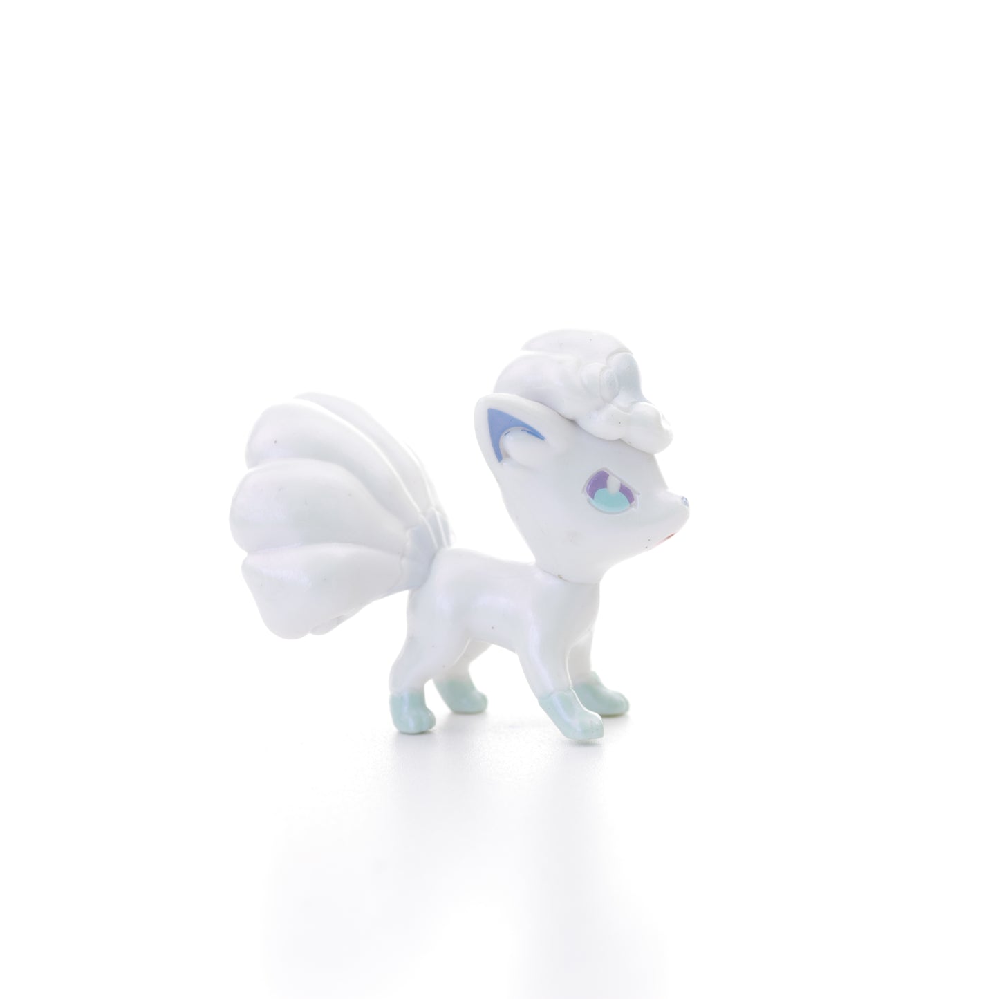 Pokemon Battle Figure - Pearly Alolan Vulpix