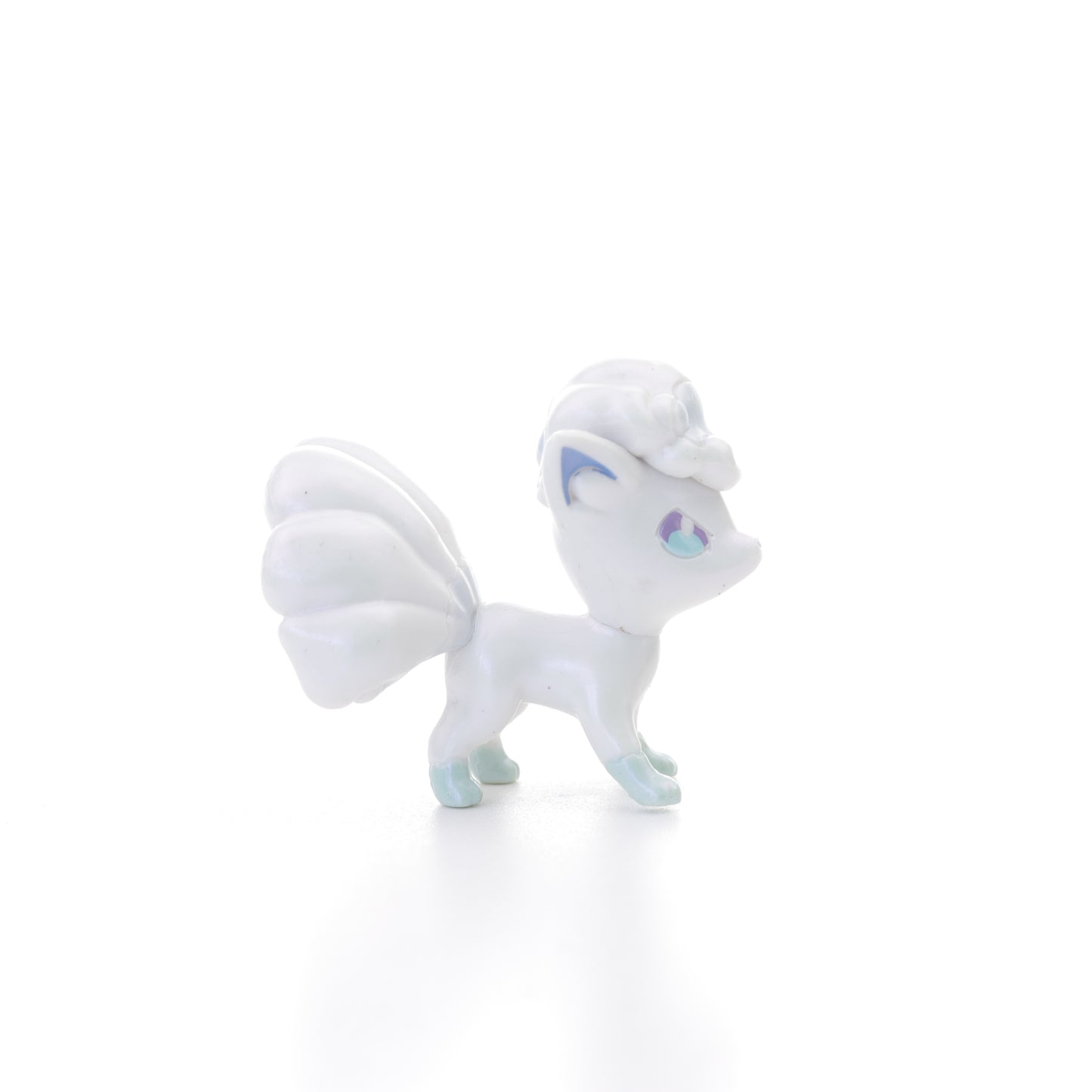 Pokemon Battle Figure - Pearly Alolan Vulpix
