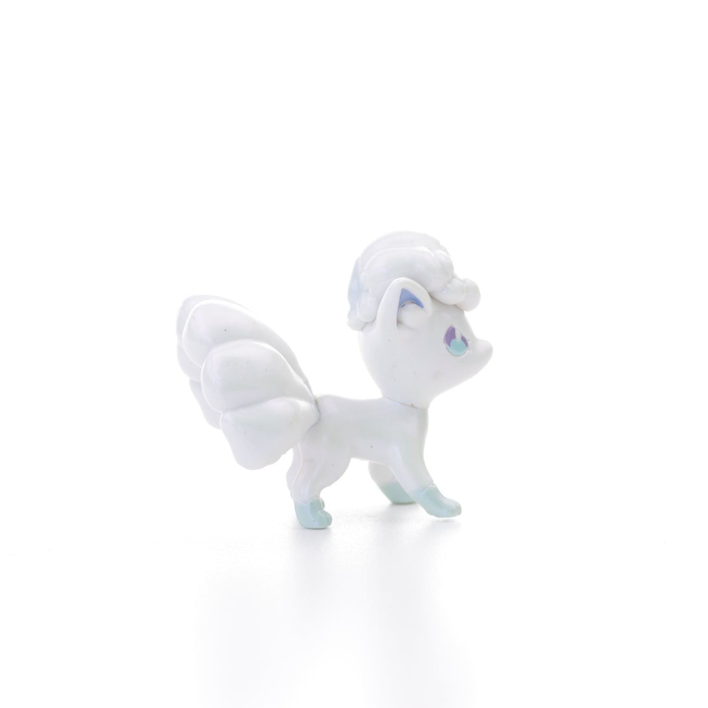 Pokemon Battle Figure - Pearly Alolan Vulpix