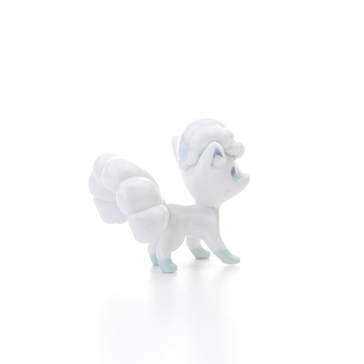 Pokemon Battle Figure - Pearly Alolan Vulpix