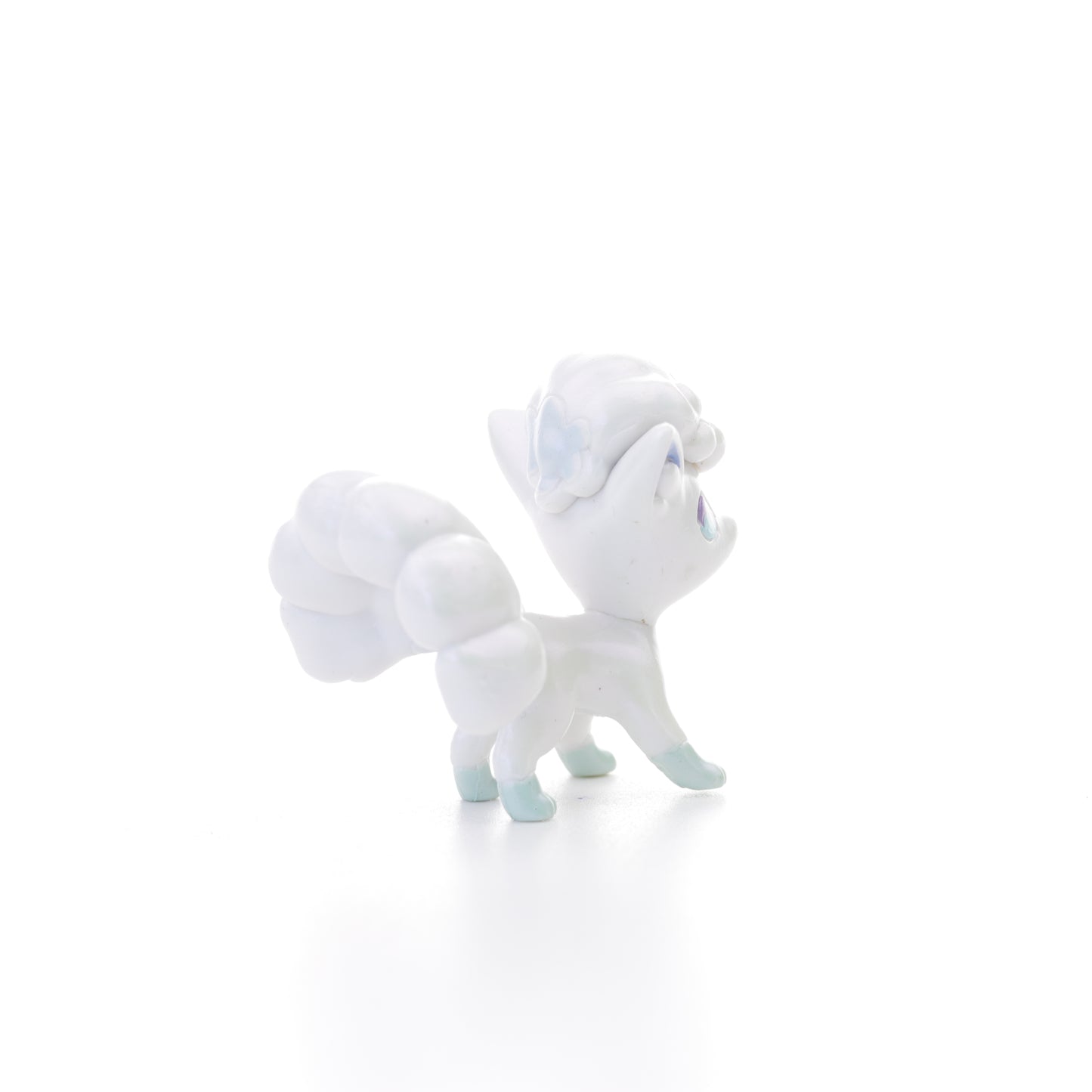 Pokemon Battle Figure - Pearly Alolan Vulpix