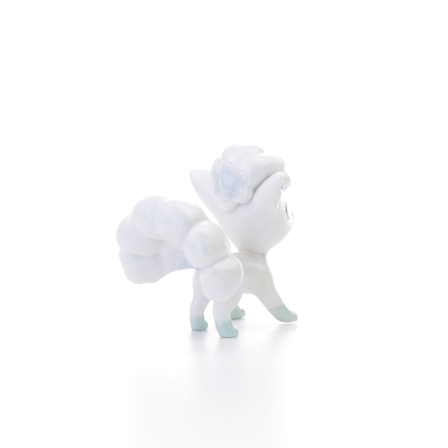 Pokemon Battle Figure - Pearly Alolan Vulpix