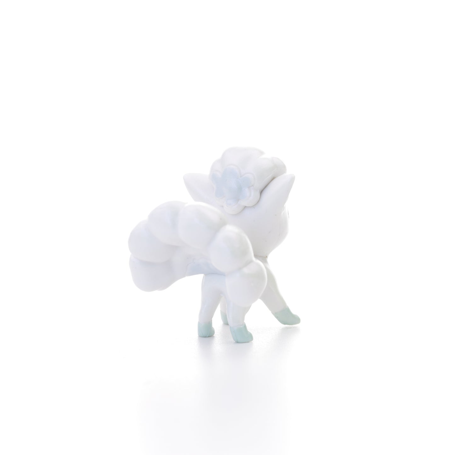 Pokemon Battle Figure - Pearly Alolan Vulpix