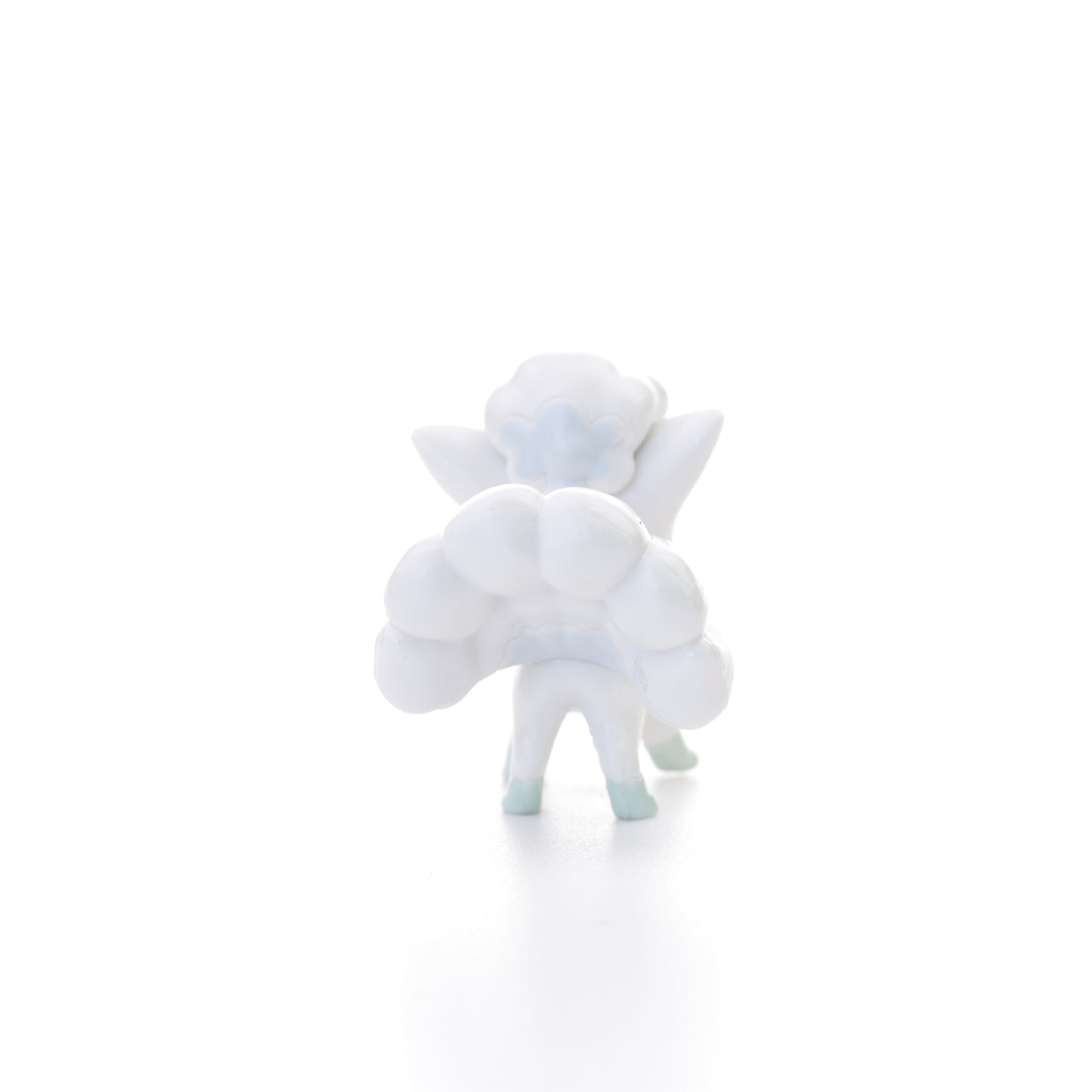 Pokemon Battle Figure - Pearly Alolan Vulpix