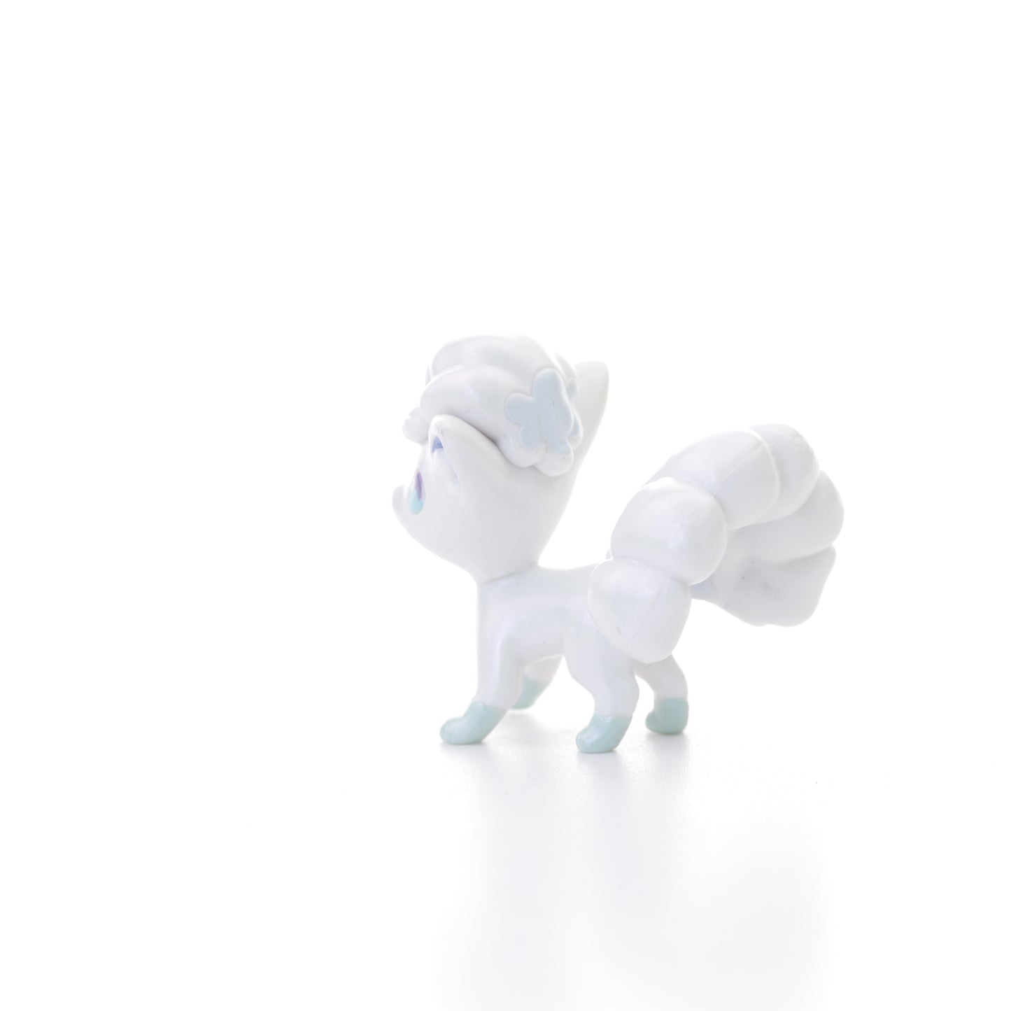 Pokemon Battle Figure - Pearly Alolan Vulpix