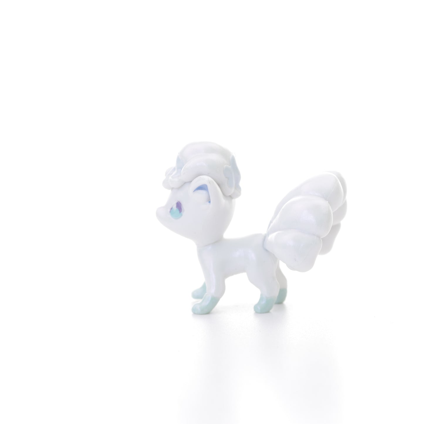 Pokemon Battle Figure - Pearly Alolan Vulpix