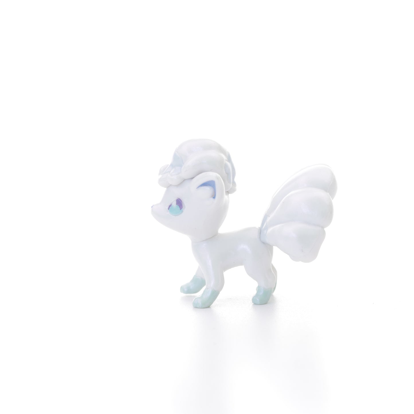 Pokemon Battle Figure - Pearly Alolan Vulpix