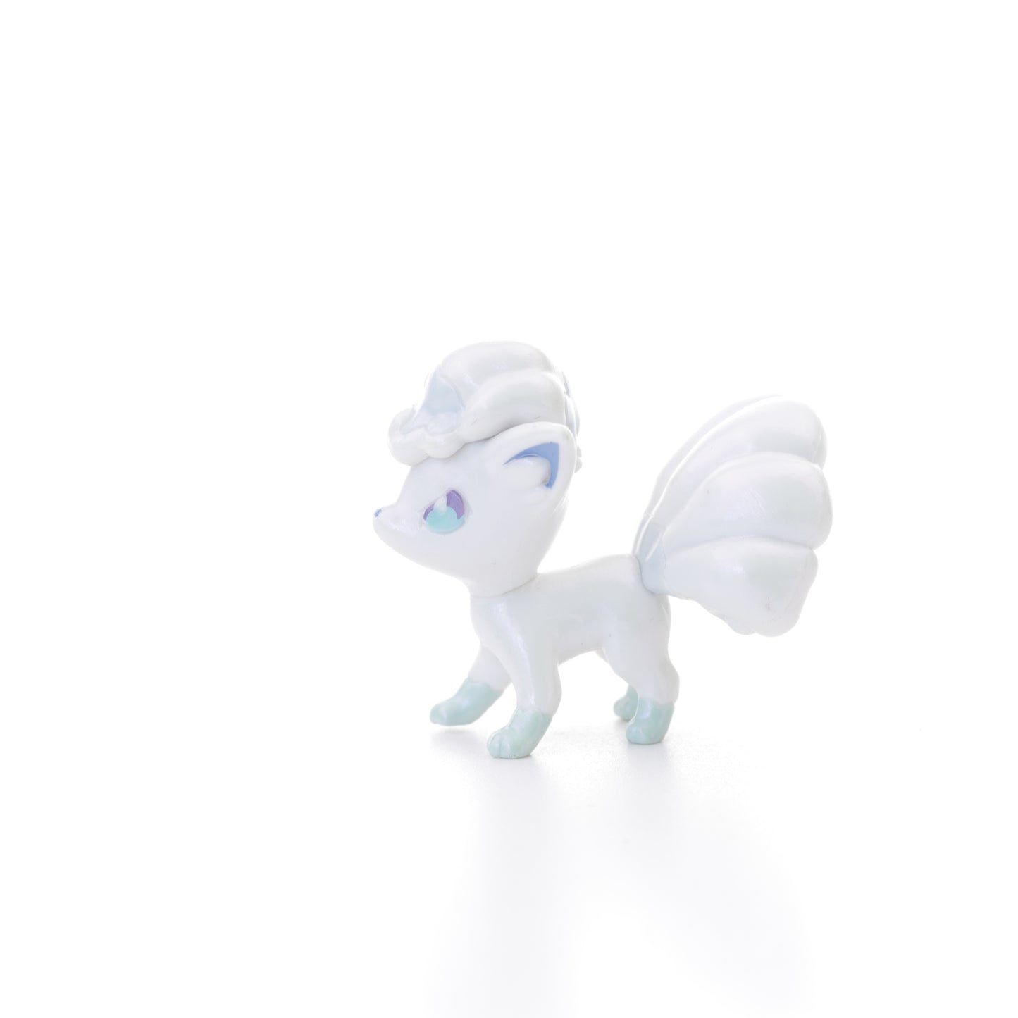 Pokemon Battle Figure - Pearly Alolan Vulpix