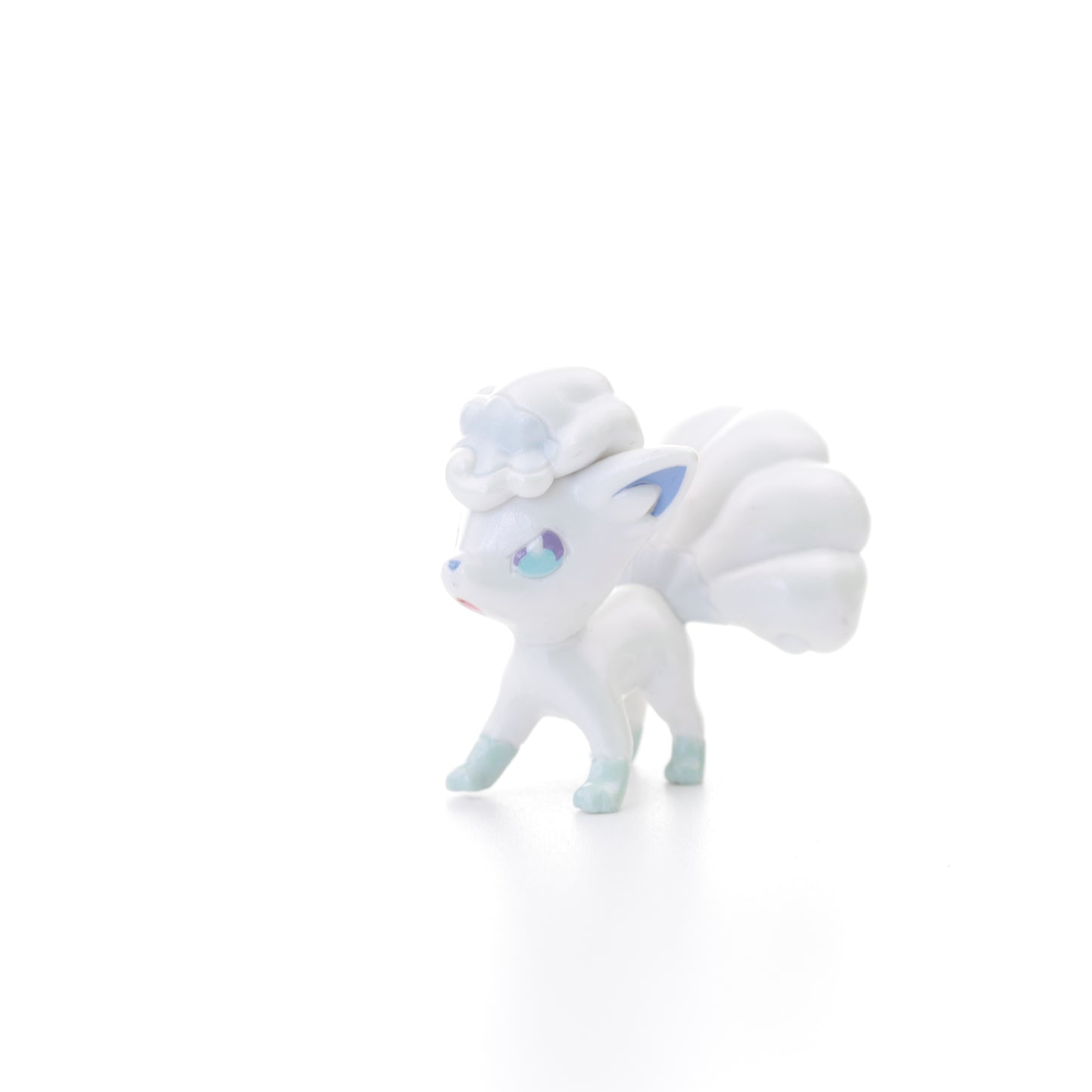 Pokemon Battle Figure - Pearly Alolan Vulpix