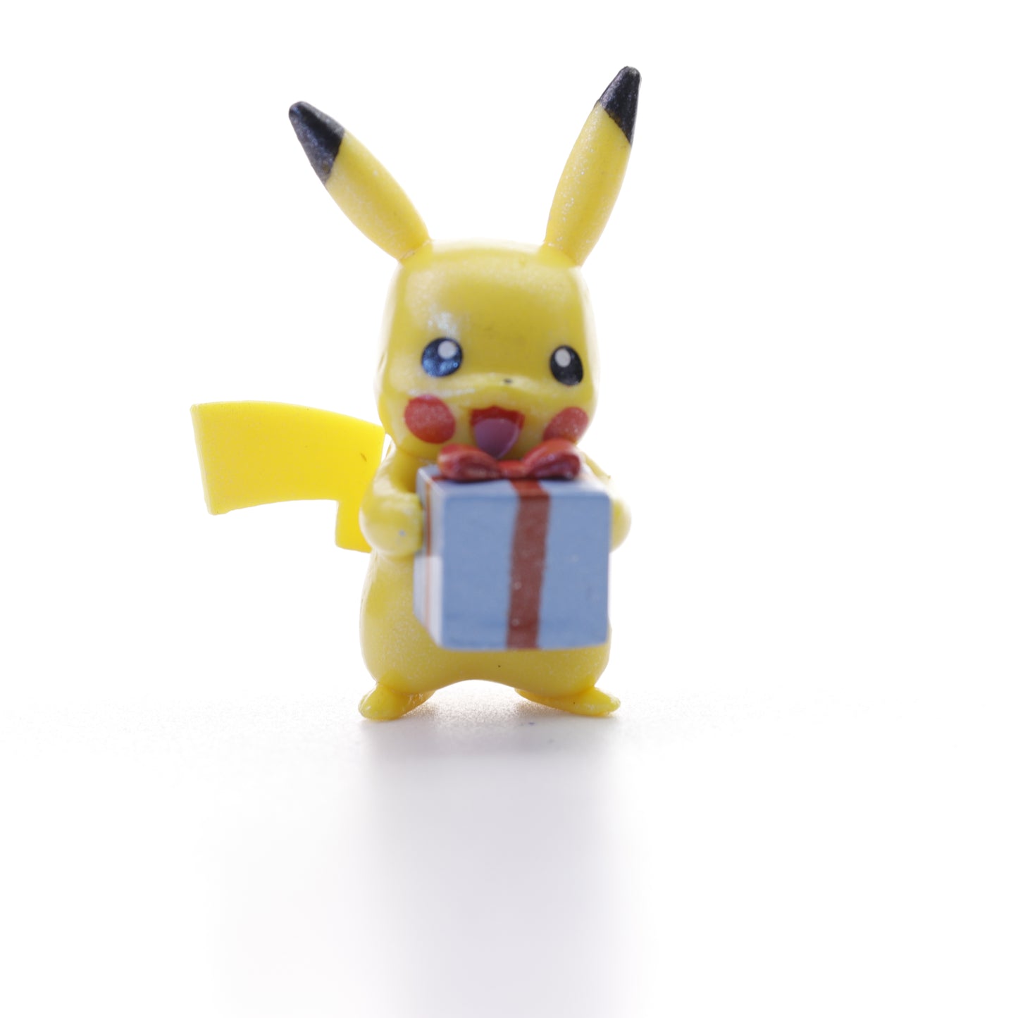 Pokemon Battle Figure - Pearly Glitter Pikachu with present