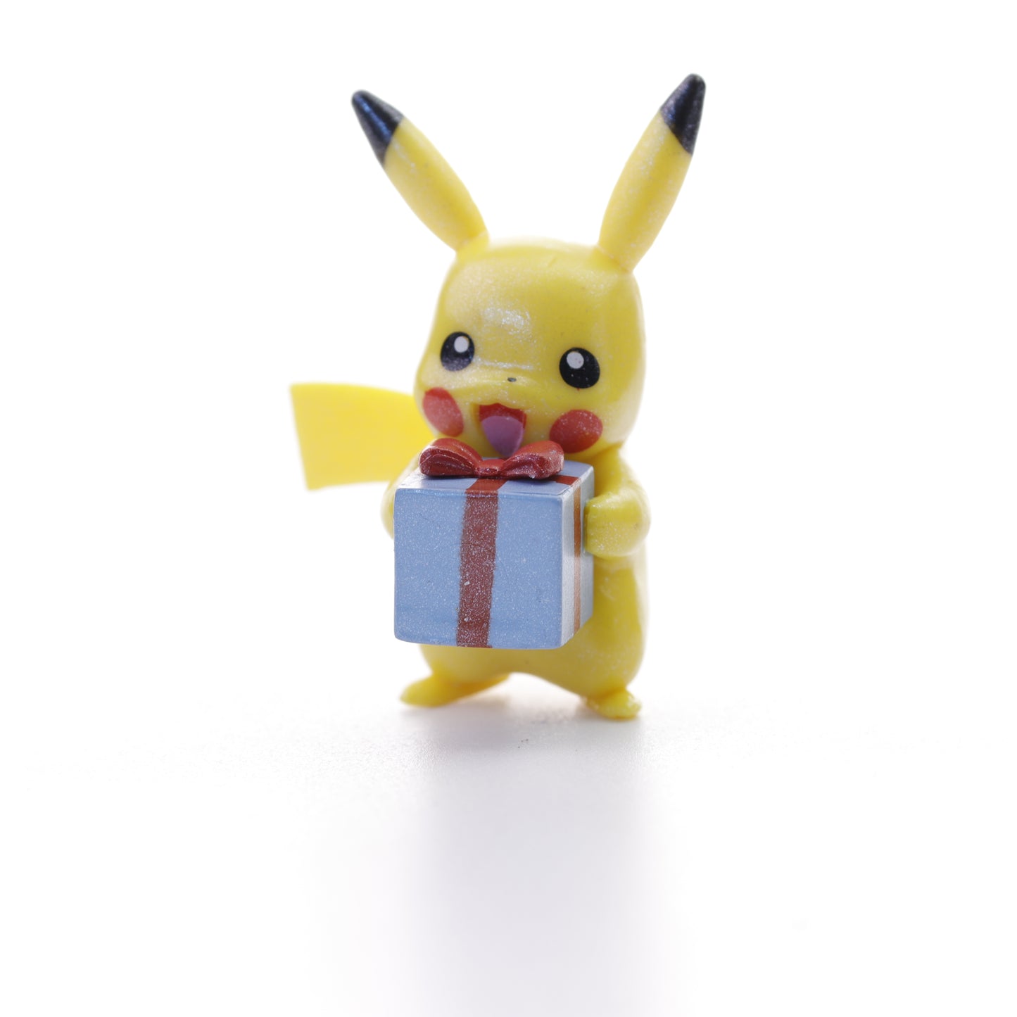 Pokemon Battle Figure - Pearly Glitter Pikachu with present