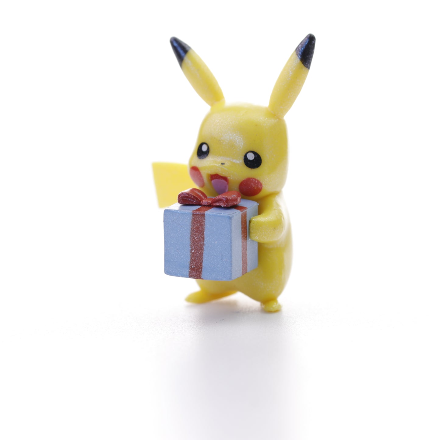 Pokemon Battle Figure - Pearly Glitter Pikachu with present