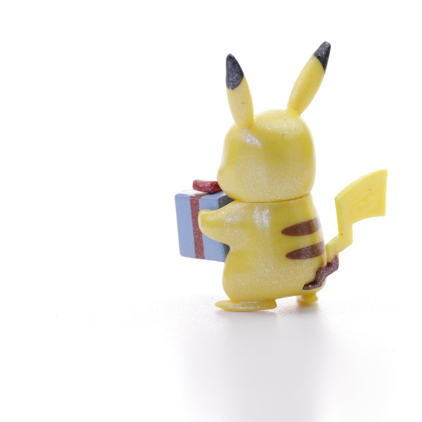 Pokemon Battle Figure - Pearly Glitter Pikachu with present