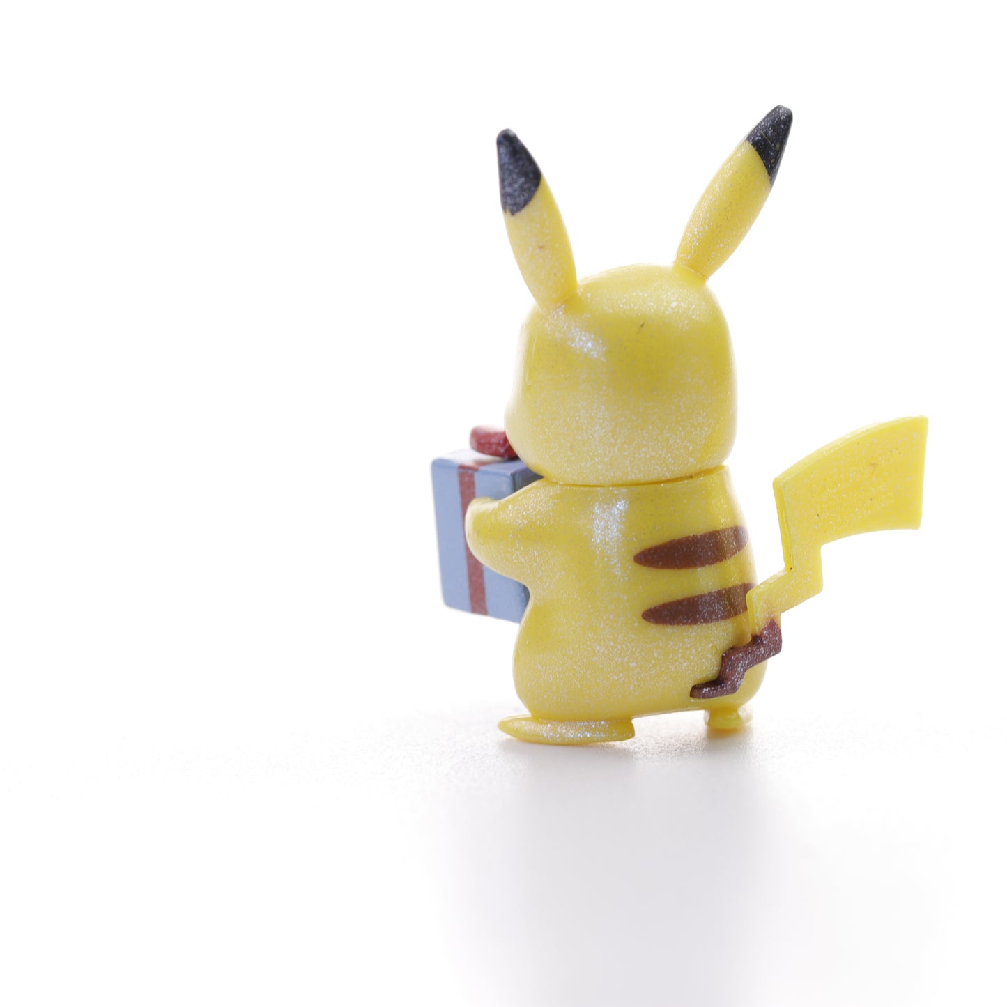 Pokemon Battle Figure - Pearly Glitter Pikachu with present