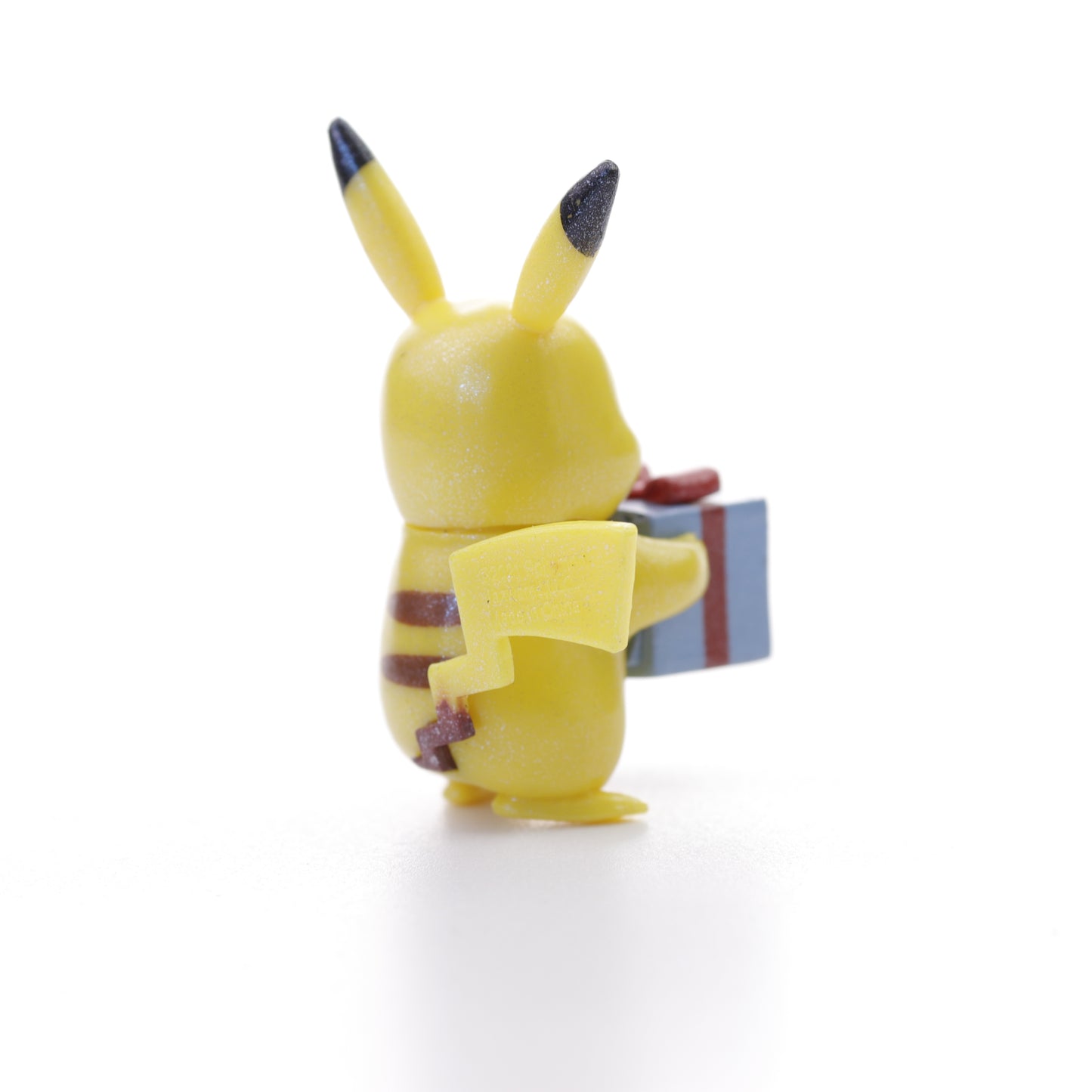 Pokemon Battle Figure - Pearly Glitter Pikachu with present