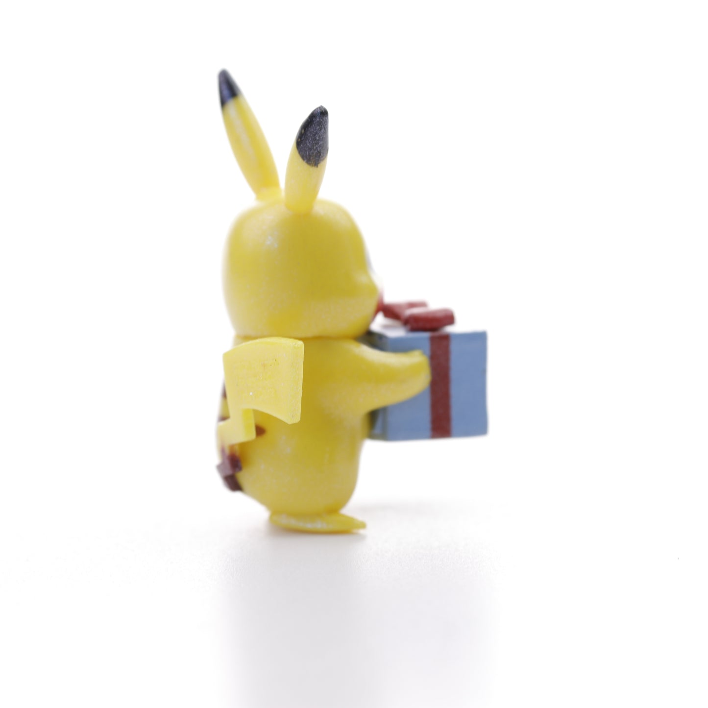 Pokemon Battle Figure - Pearly Glitter Pikachu with present